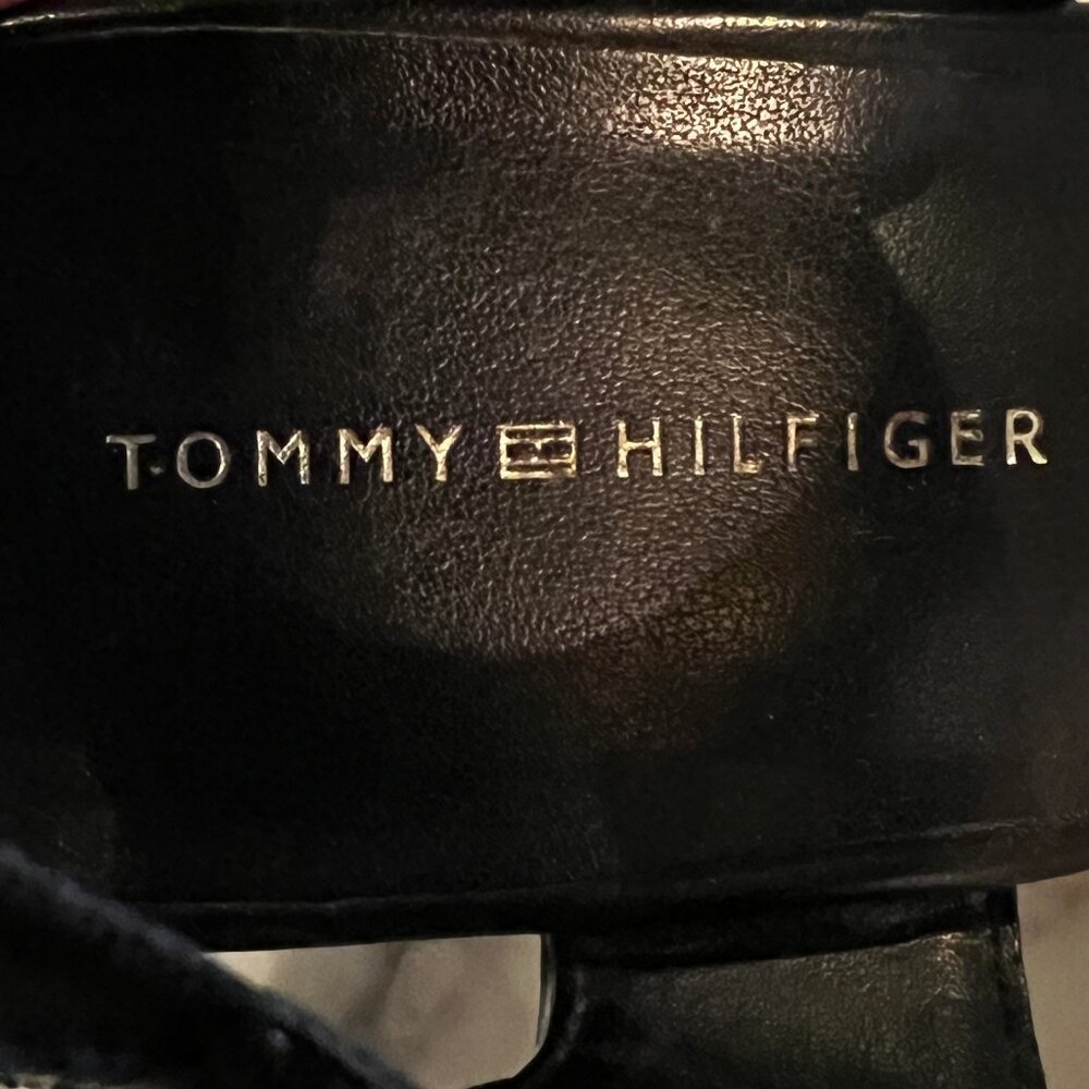 Super comfortable! Tommy Hilfiger Black & White Athleisure Wedge Size 7.5 - Picture 6 of 10